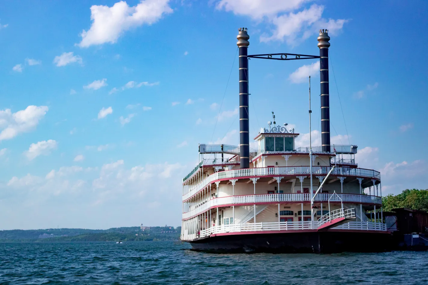 Showboat Branson Belle