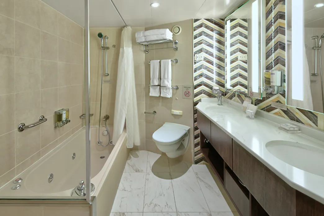 Holland America Line Noordam - Signature Suite bathroom