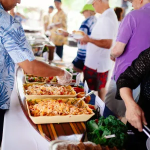 outdoor hawaiian buffet